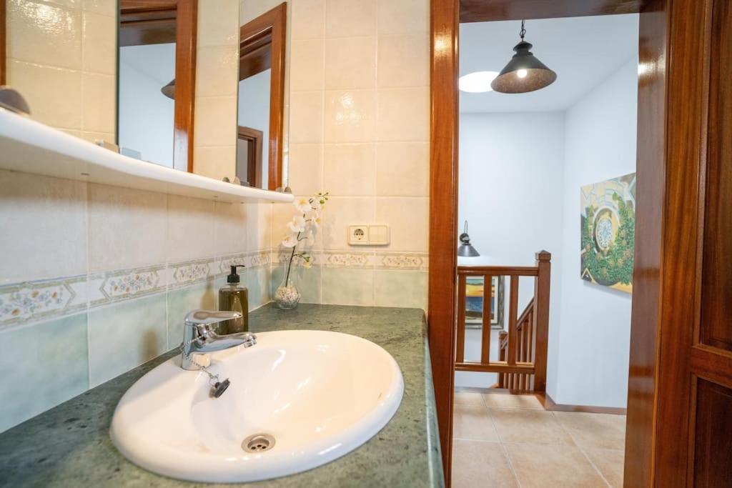 Beautiful Home In Lanzarote 5 Mins From Marina Playa Blanca  Kültér fotó